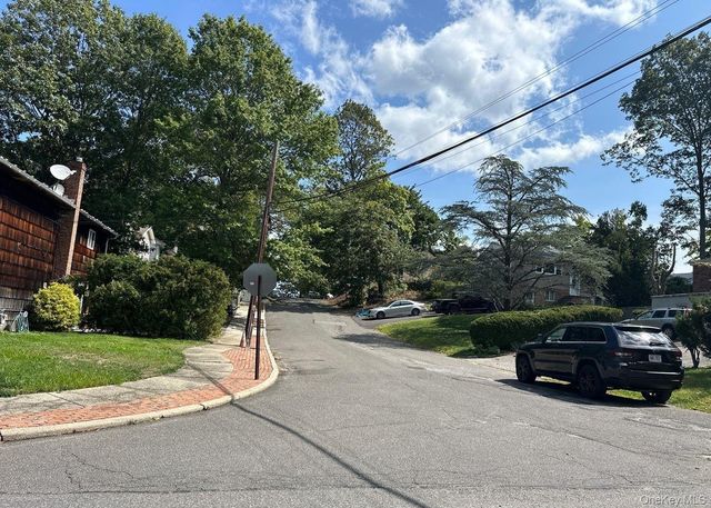 49 Lieper Street, Huntington, NY 11746