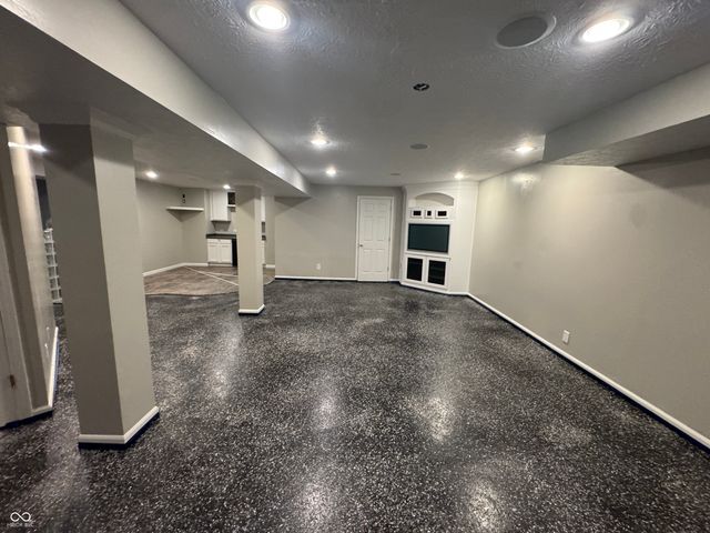 7435 Sycamore Run Drive, Indianapolis, IN 46237