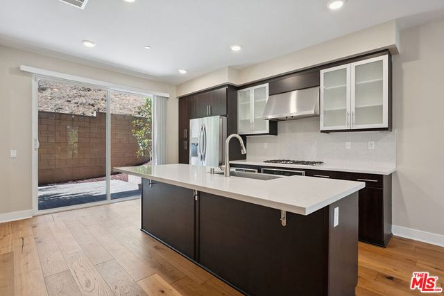 6746 W Gill Way, Los Angeles, CA 90068