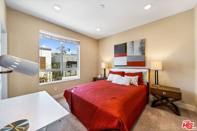 6746 W Gill Way, Los Angeles, CA 90068