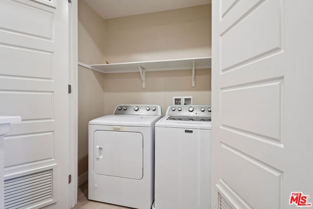 6746 W Gill Way, Los Angeles, CA 90068