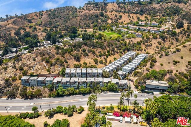 6746 W Gill Way, Los Angeles, CA 90068