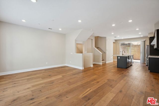 6746 W Gill Way, Los Angeles, CA 90068