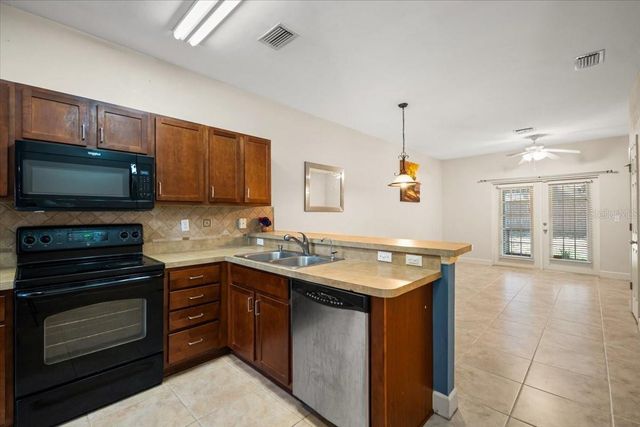 2945 SW 35TH PLACE 137, Gainesville, FL 32608