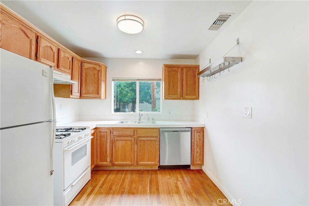 5759 Hazeltine, Van Nuys, CA 91401 — photo 4