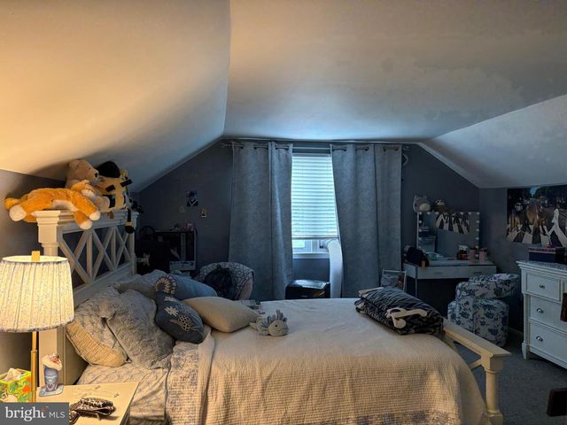 50 PENN CIR, Holland, PA 18966