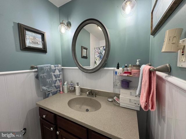 50 PENN CIR, Holland, PA 18966