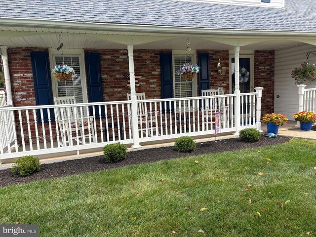 50 PENN CIR, Holland, PA 18966