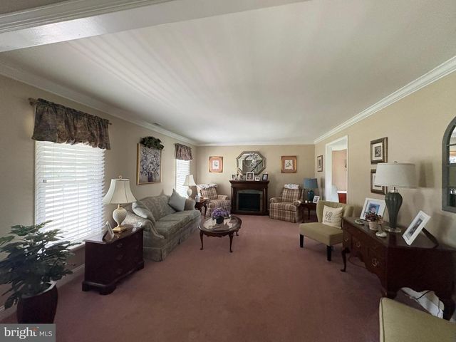 50 PENN CIR, Holland, PA 18966