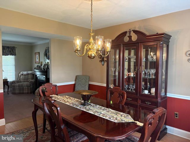 50 PENN CIR, Holland, PA 18966