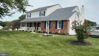 50 PENN CIR, Holland, PA 18966
