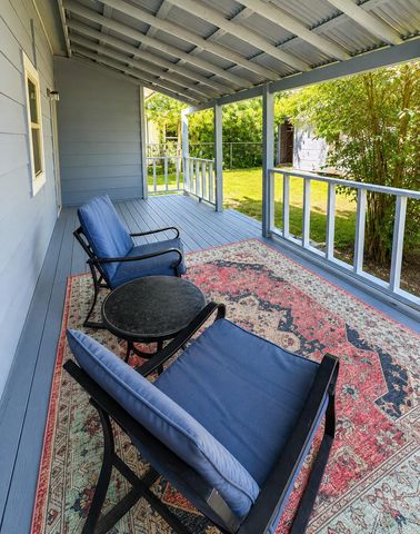 810 N 6th ST, Temple, TX 76501