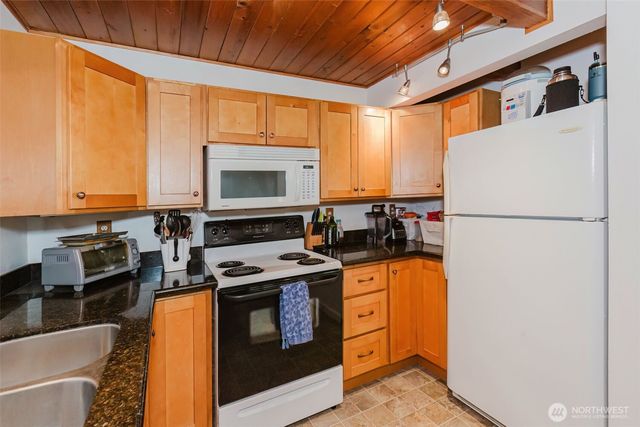 1822 190th Avenue SW, Lakebay, WA 98349