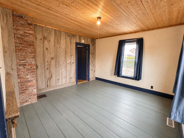 11 North Ridge Road, Burke, VT 05871