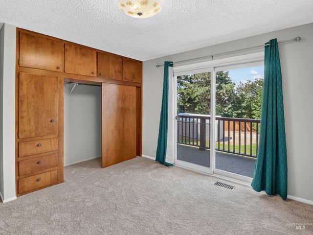 2590 S Cloverdale Rd, Boise, ID 83709