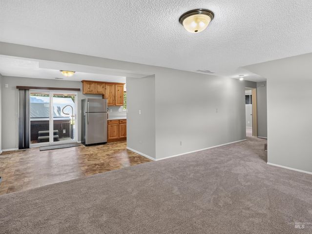 2590 S Cloverdale Rd, Boise, ID 83709
