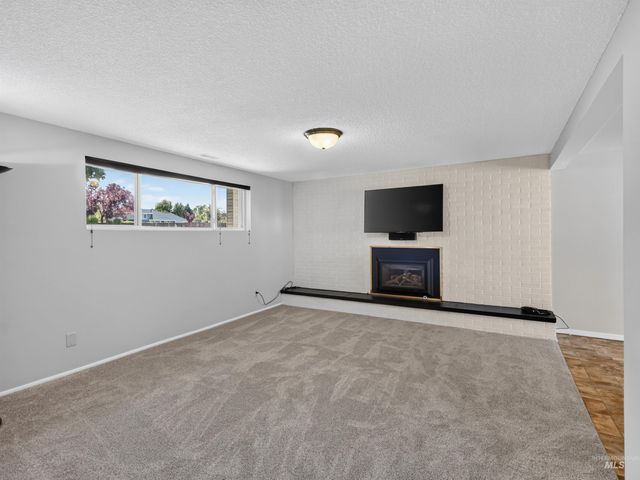 2590 S Cloverdale Rd, Boise, ID 83709