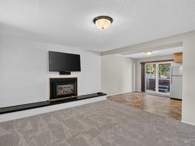 2590 S Cloverdale Rd, Boise, ID 83709