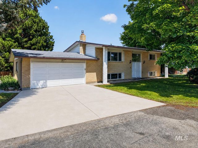 2590 S Cloverdale Rd, Boise, ID 83709