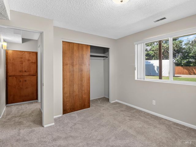 2590 S Cloverdale Rd, Boise, ID 83709