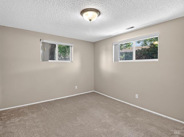 2590 S Cloverdale Rd, Boise, ID 83709