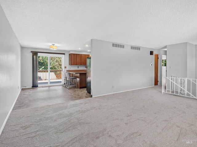 2590 S Cloverdale Rd, Boise, ID 83709