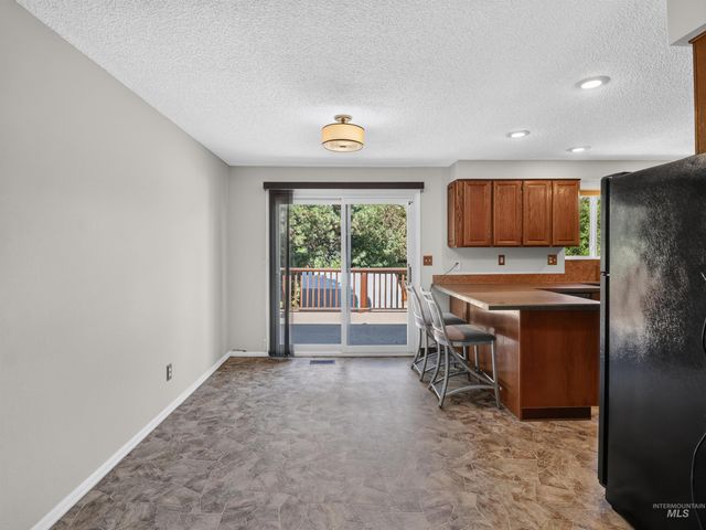 2590 S Cloverdale Rd, Boise, ID 83709