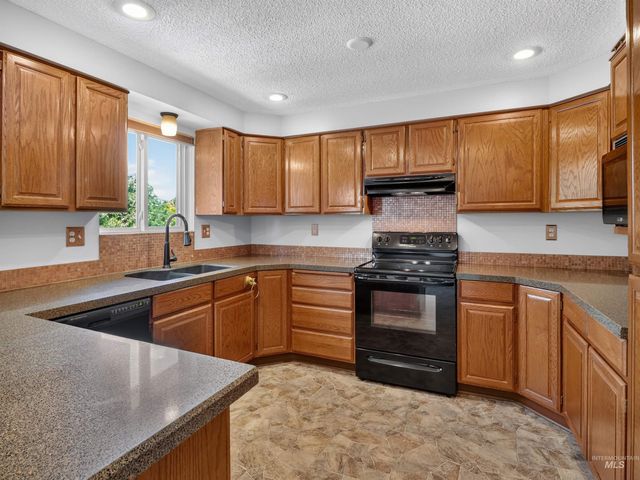 2590 S Cloverdale Rd, Boise, ID 83709