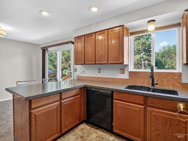 2590 S Cloverdale Rd, Boise, ID 83709