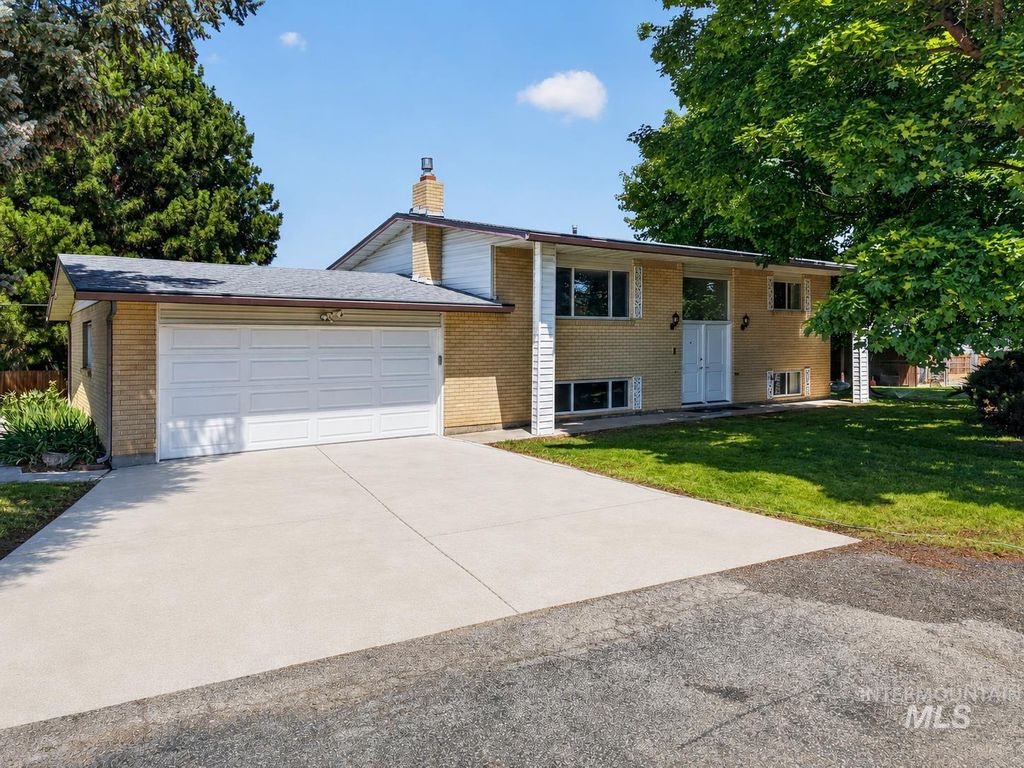 2590 S Cloverdale Rd, Boise, ID 83709 photo 2