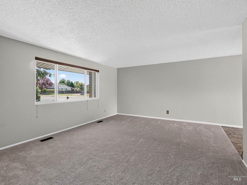 2590 S Cloverdale Rd, Boise, ID 83709 photo 4