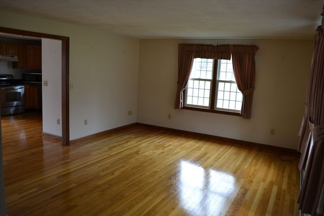 55 Mendon Rd, Sutton, MA 01590