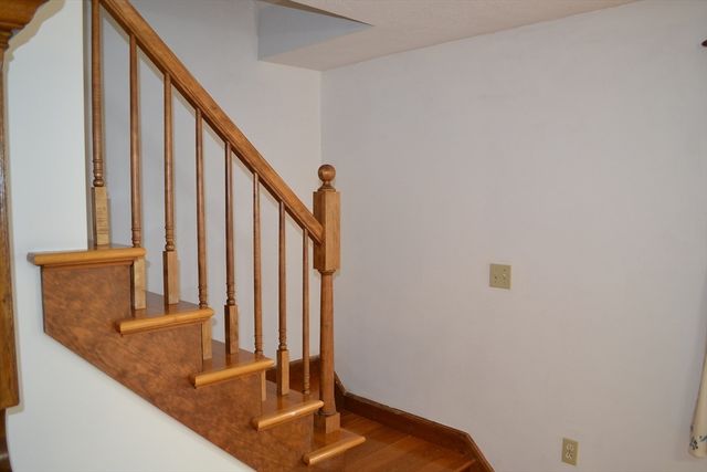 55 Mendon Rd, Sutton, MA 01590