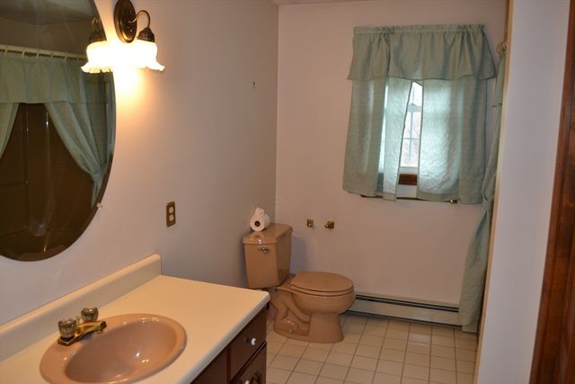 55 Mendon Rd, Sutton, MA 01590