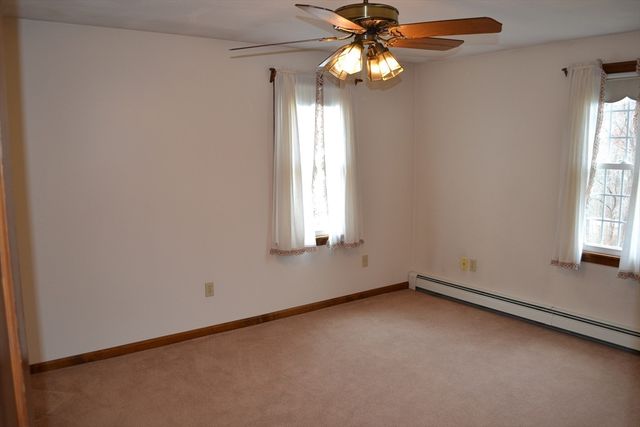 55 Mendon Rd, Sutton, MA 01590