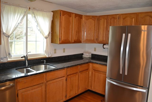 55 Mendon Rd, Sutton, MA 01590