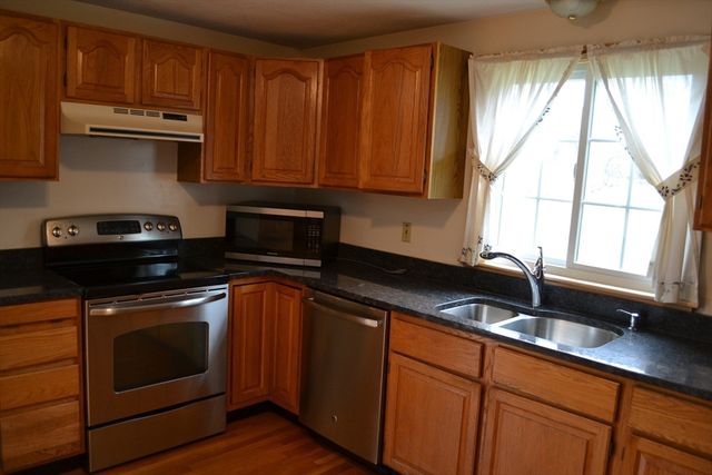 55 Mendon Rd, Sutton, MA 01590