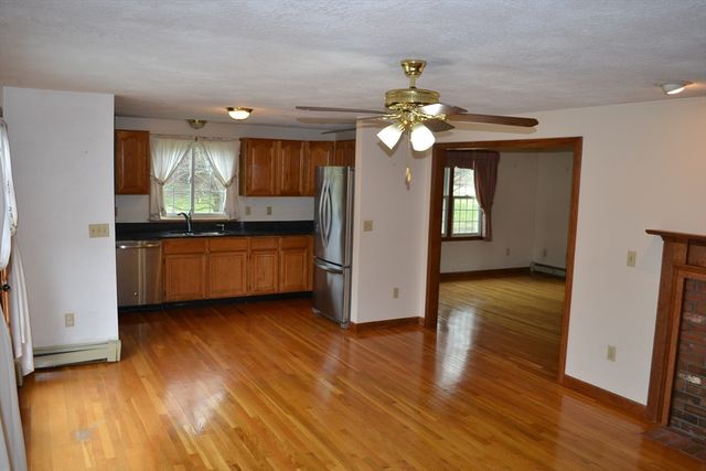 55 Mendon Rd, Sutton, MA 01590