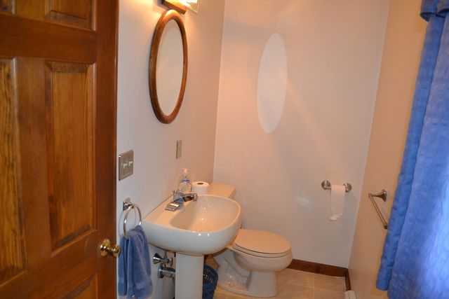 55 Mendon Rd, Sutton, MA 01590