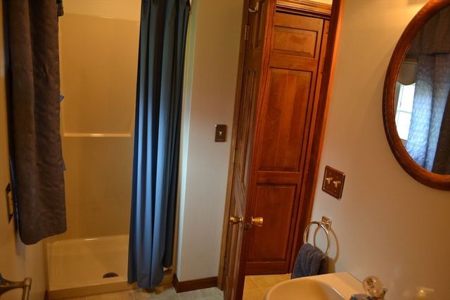 55 Mendon Rd, Sutton, MA 01590