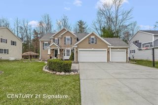 3911 Aspen Way, Midland, MI 48642