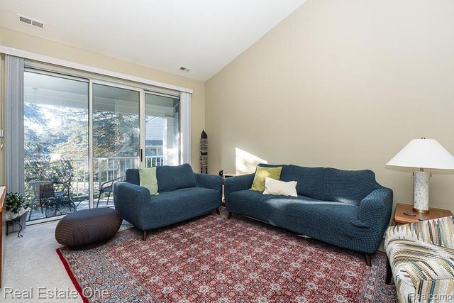 1903 Eagle Pointe, Bloomfield Hills, MI 48304