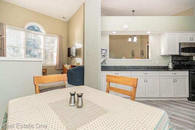 1903 Eagle Pointe, Bloomfield Hills, MI 48304