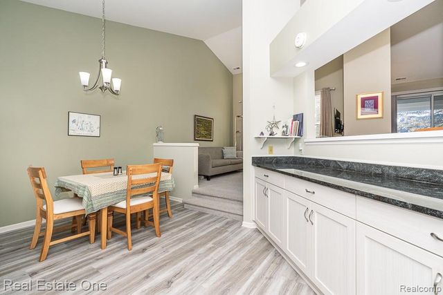 1903 Eagle Pointe, Bloomfield Hills, MI 48304