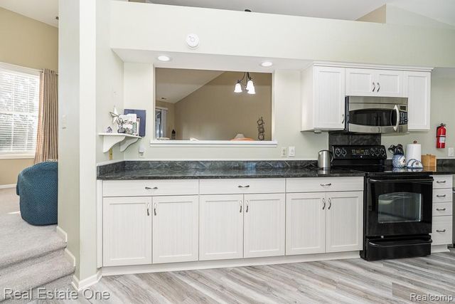 1903 Eagle Pointe, Bloomfield Hills, MI 48304