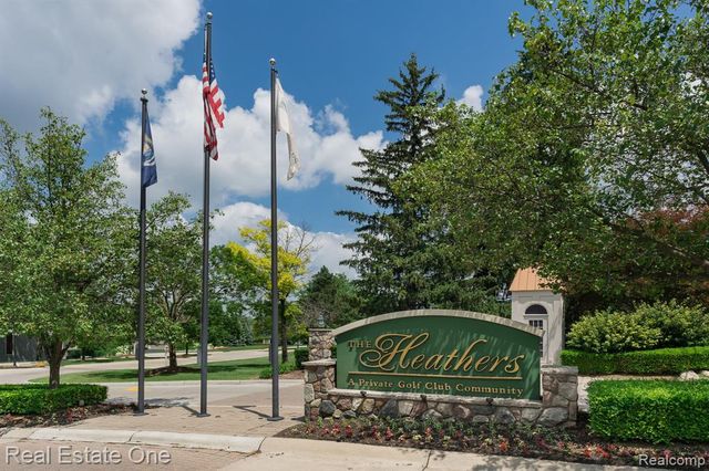 1903 Eagle Pointe, Bloomfield Hills, MI 48304