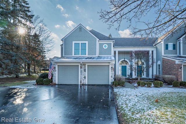 1903 Eagle Pointe, Bloomfield Hills, MI 48304