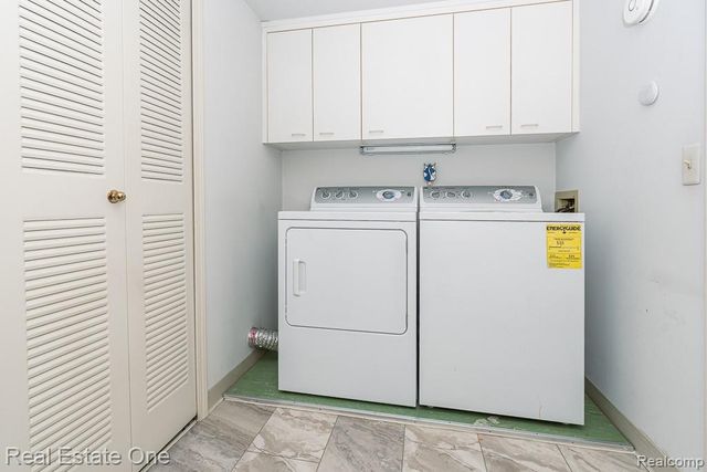 1903 Eagle Pointe, Bloomfield Hills, MI 48304