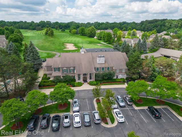 1903 Eagle Pointe, Bloomfield Hills, MI 48304