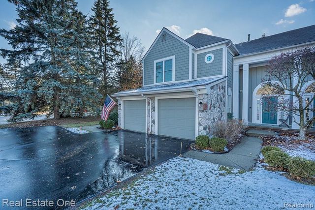 1903 Eagle Pointe, Bloomfield Hills, MI 48304